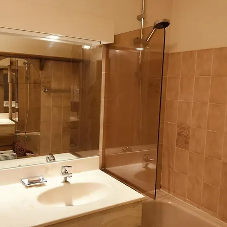 公寓 In The Port Of 耶尔